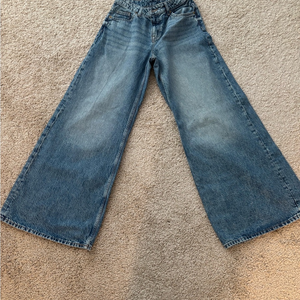 H&M Ultra Wide Baggy Jeans in Classic Blue